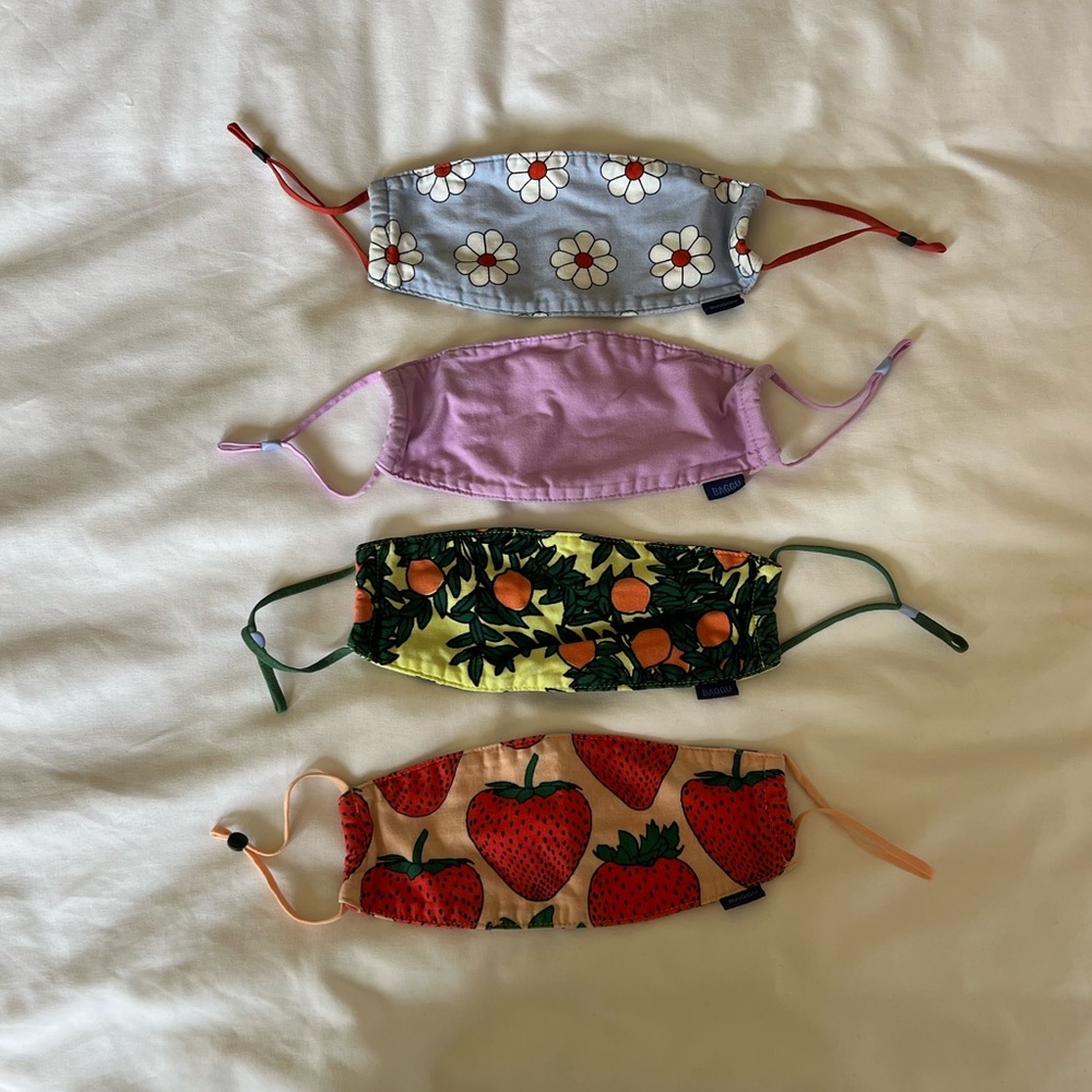 Four Baggu adjustable ear strap masks